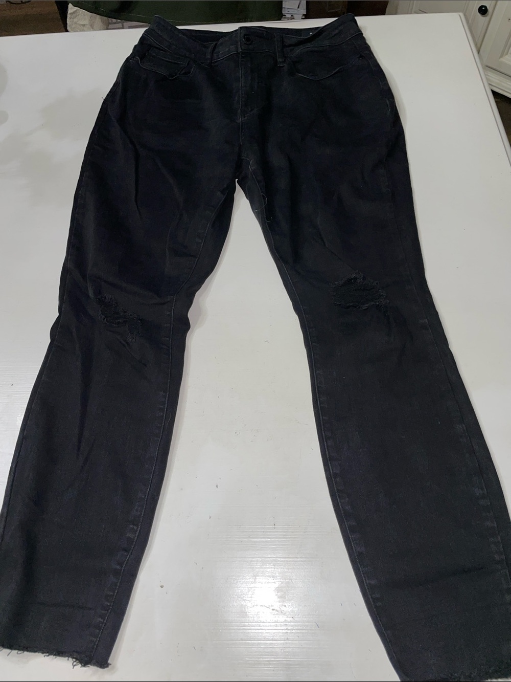 Judy Blue 14W distressed black slim fit ankle jeans